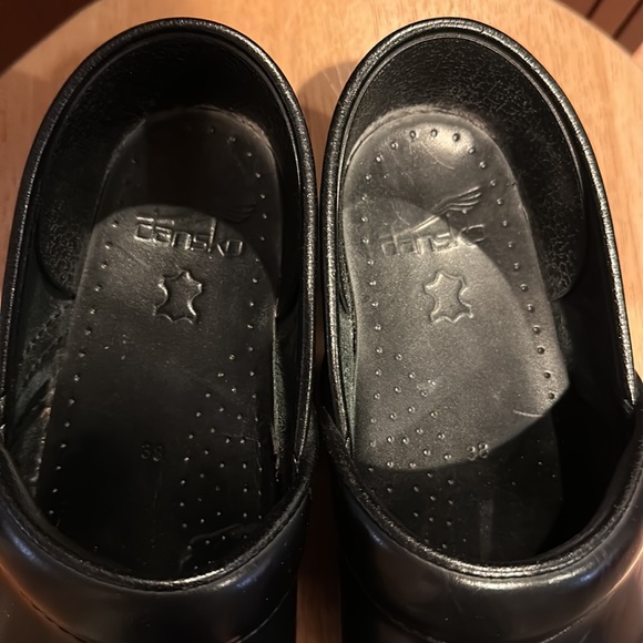Dansko black clogs size 38 (women’s size 8) - Picture 8 of 10